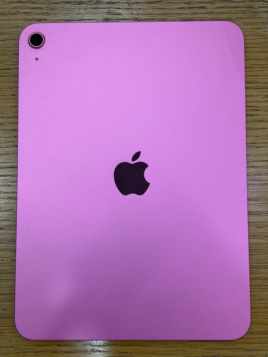 Parte trasera de un iPad (A16) rosa